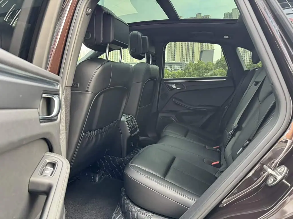 Porsche Macan 2019 — Photo 7/13