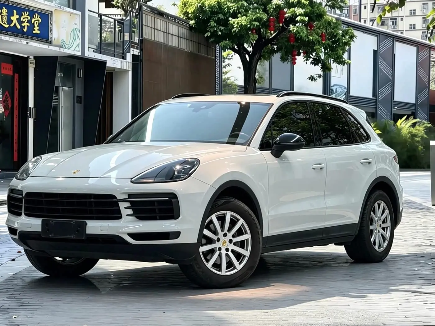 Porsche Cayenne 2018 — Photo 1/7