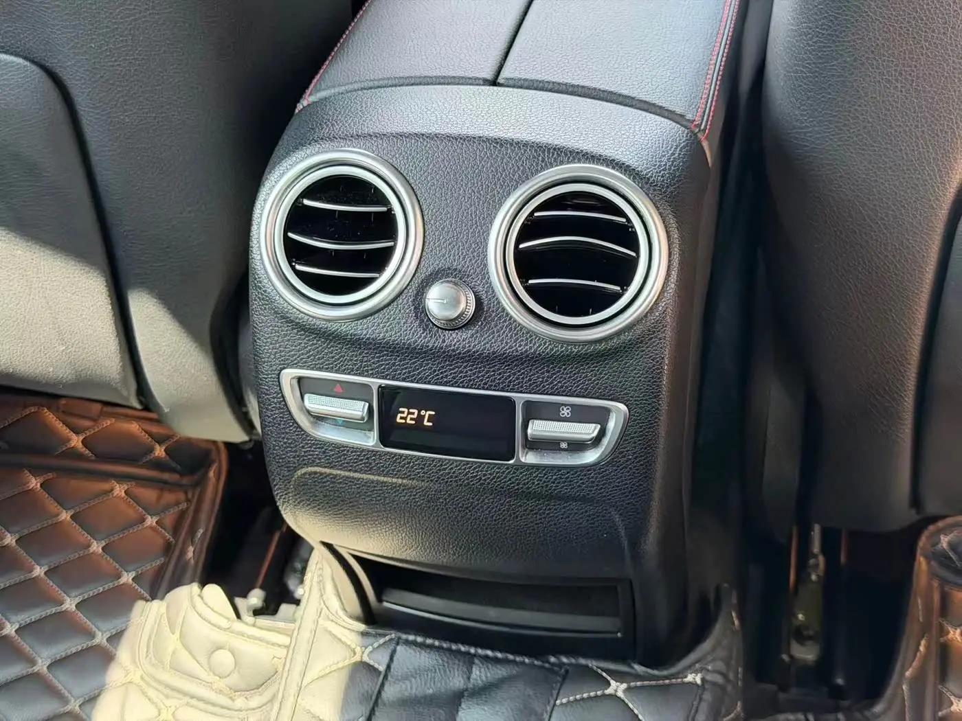 Mercedes-Benz GLC AMG 2019 — Photo 10/20