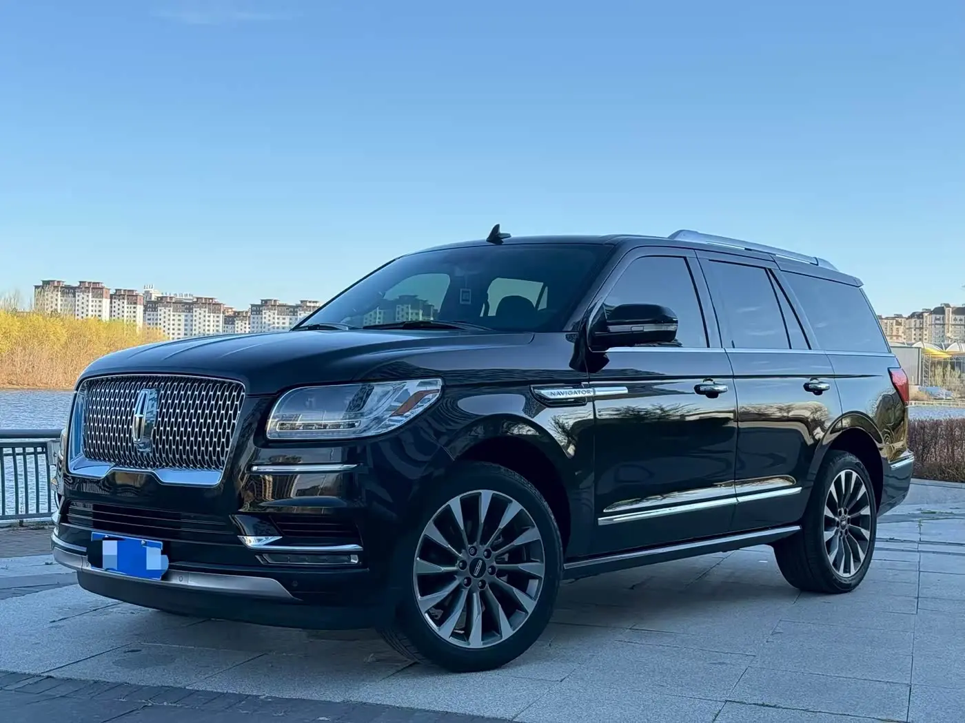 Lincoln Navigator 2018 — Photo 1/9