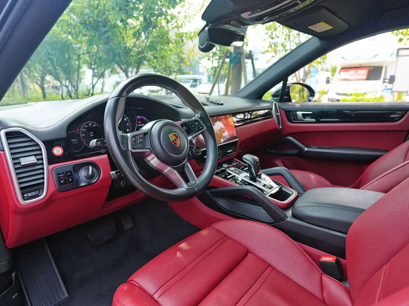 Porsche Cayenne 2020 — Photo 12/14