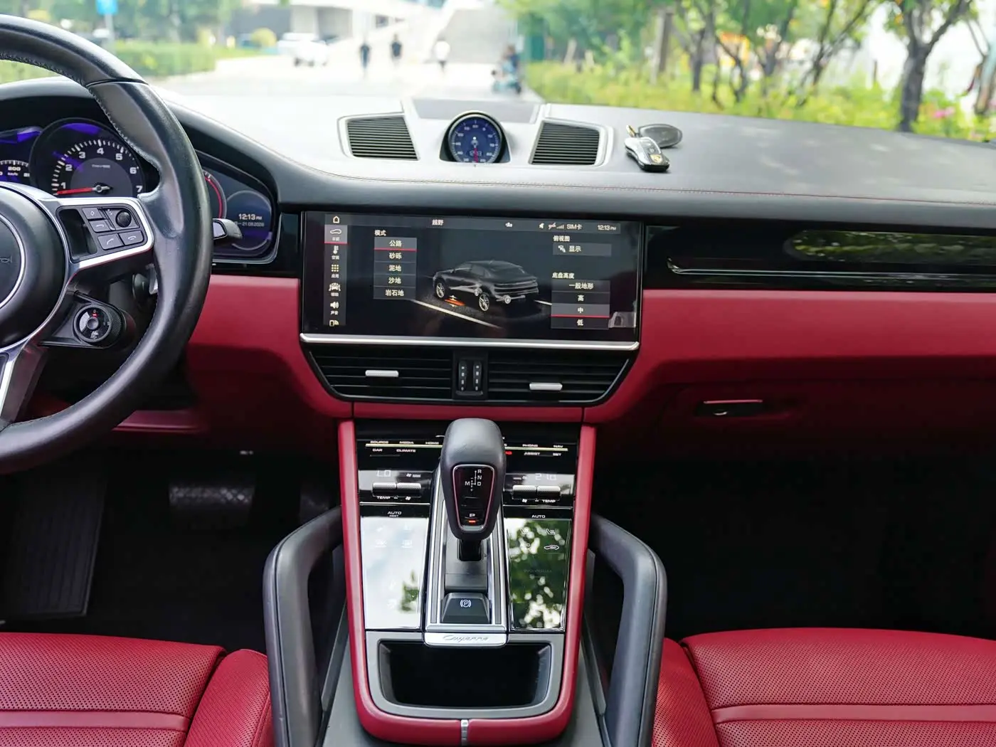 Porsche Cayenne 2020 — Photo 9/14