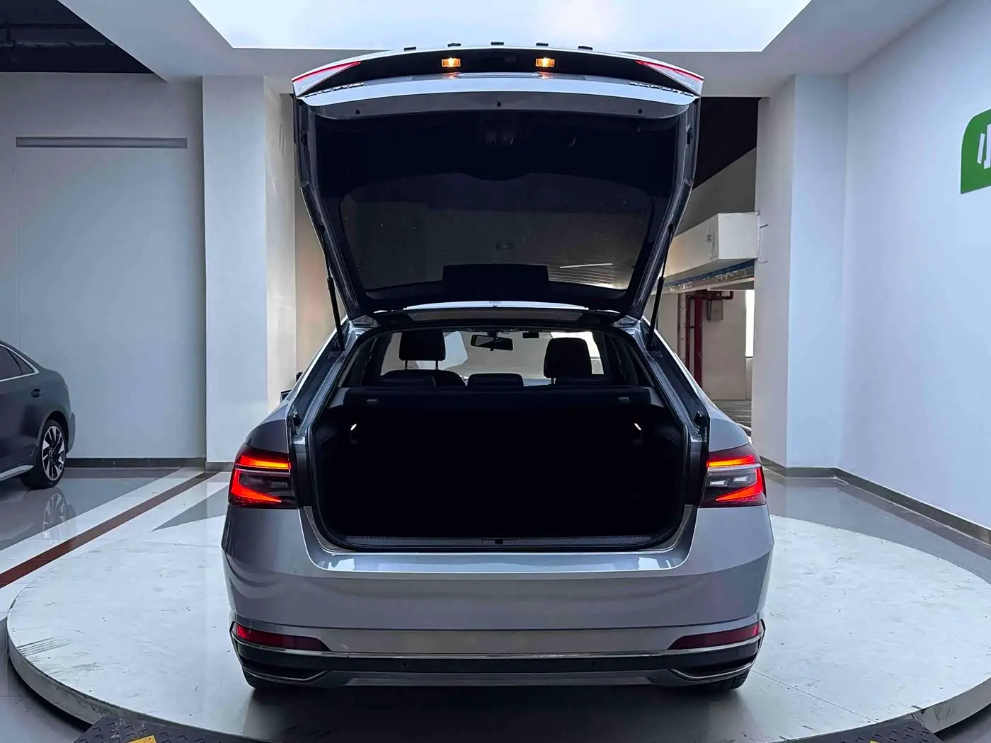 Škoda Superb 2022 — Photo 18/20