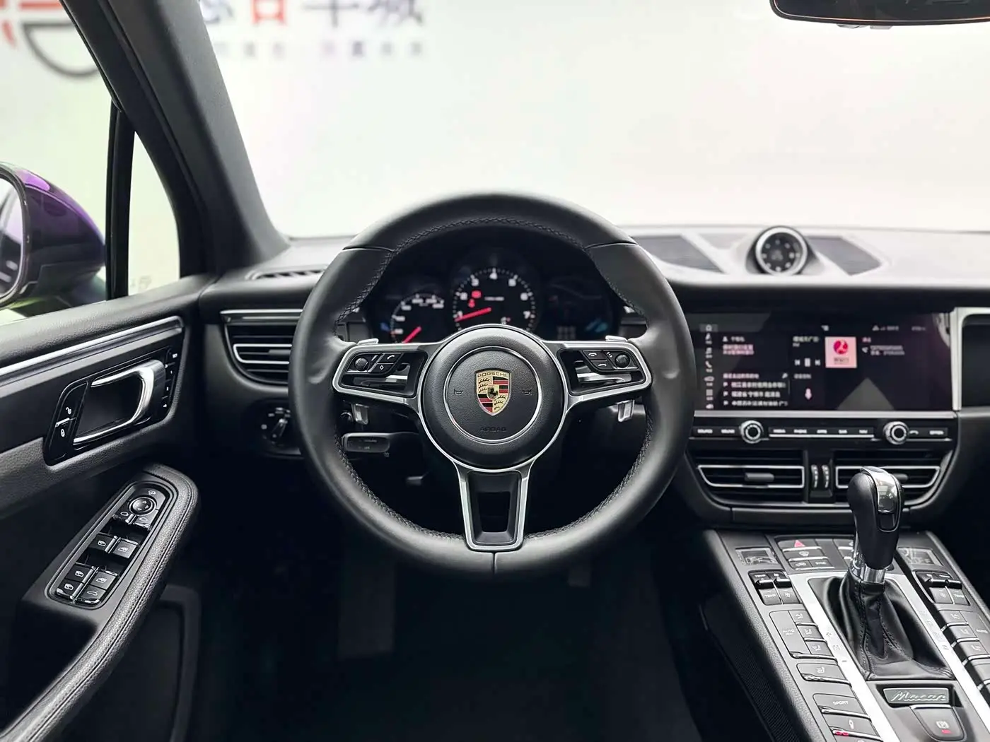 Porsche Macan 2019 — Photo 11/17