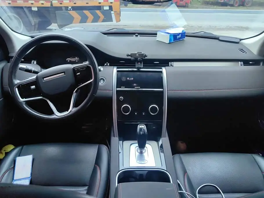 Land Rover Discovery Sport 2022 — Фото 12/16