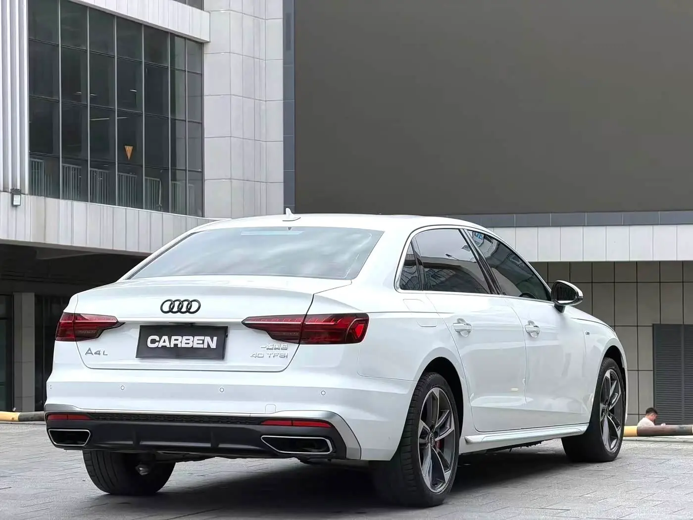 Audi A4L 2021 — Фото 11/13