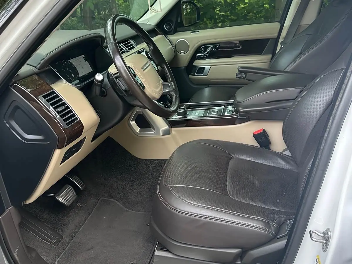 Land Rover Range Rover 2021 — Photo 8/12