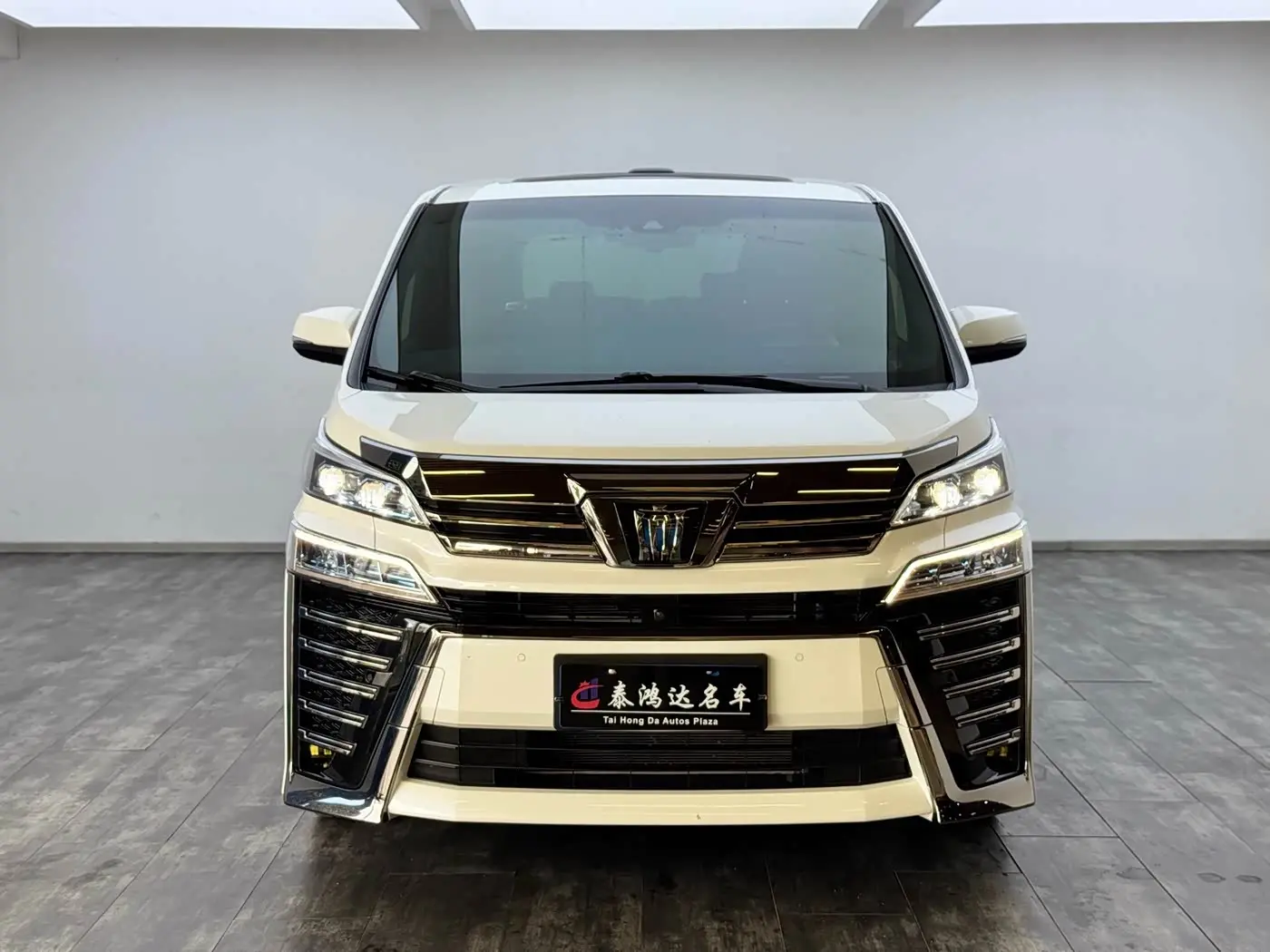 Toyota Vellfire 2022 — Photo 3/16
