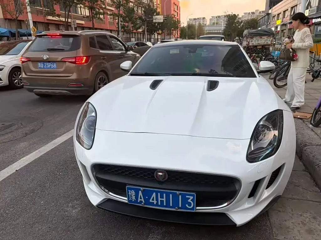 Jaguar F-TYPE 2016 — Photo 2/8