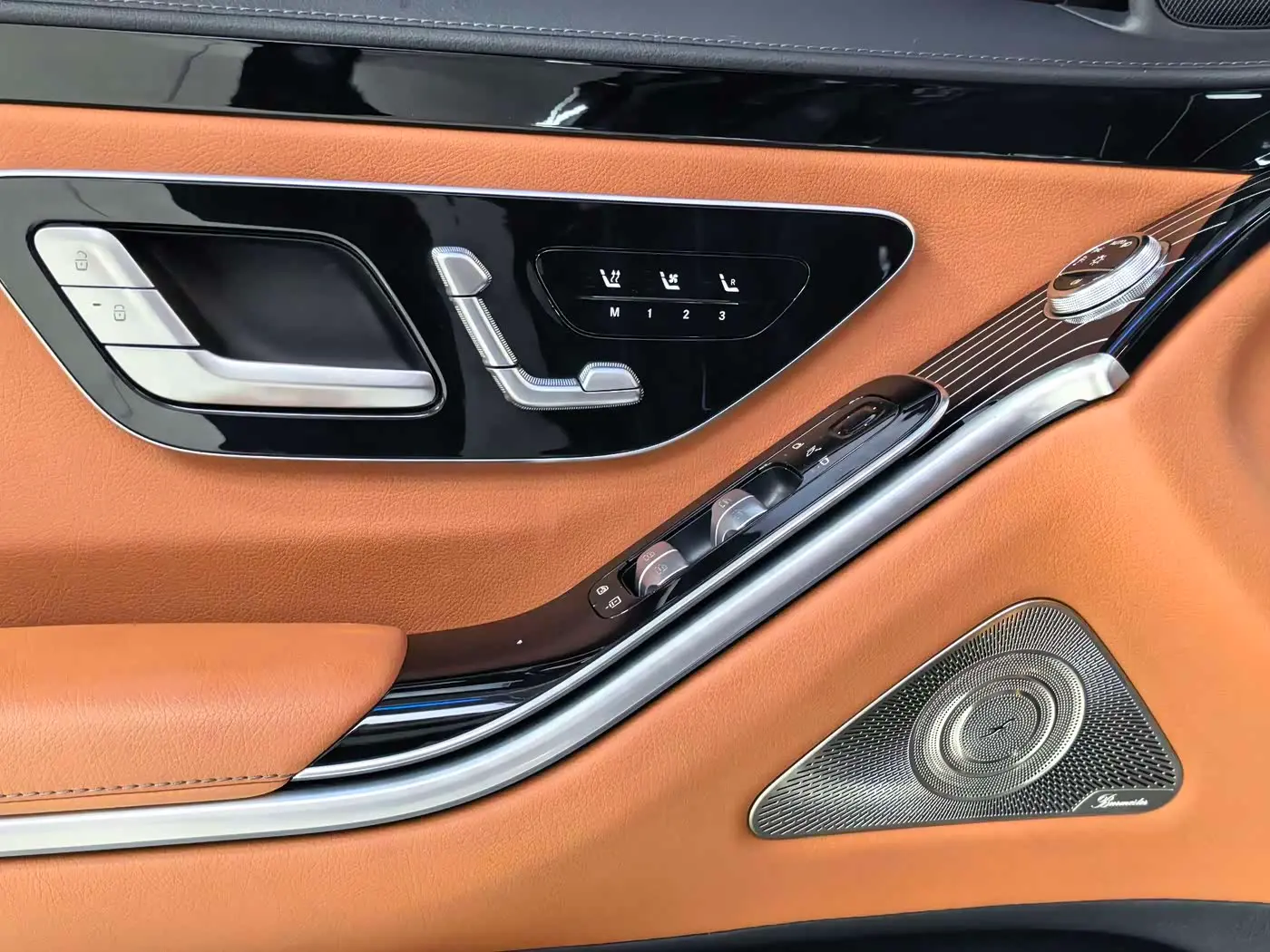 Mercedes-Benz S-Class 2023 — Фото 8/17