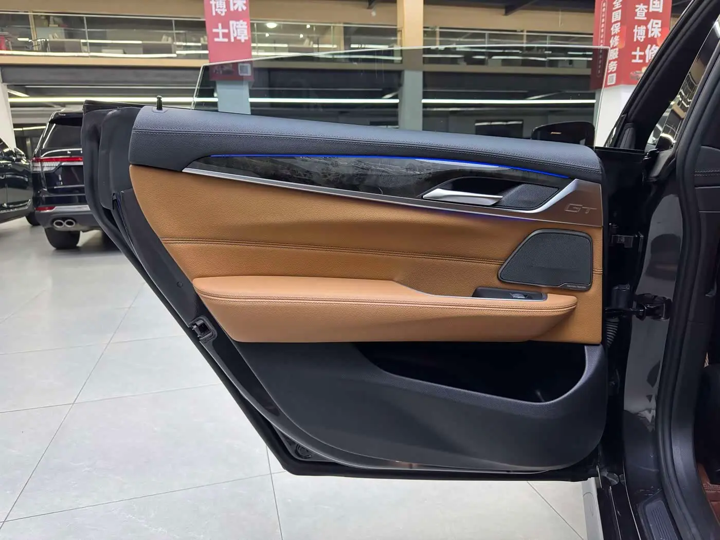 BMW 6 Series GT 2023 — Photo 15/17
