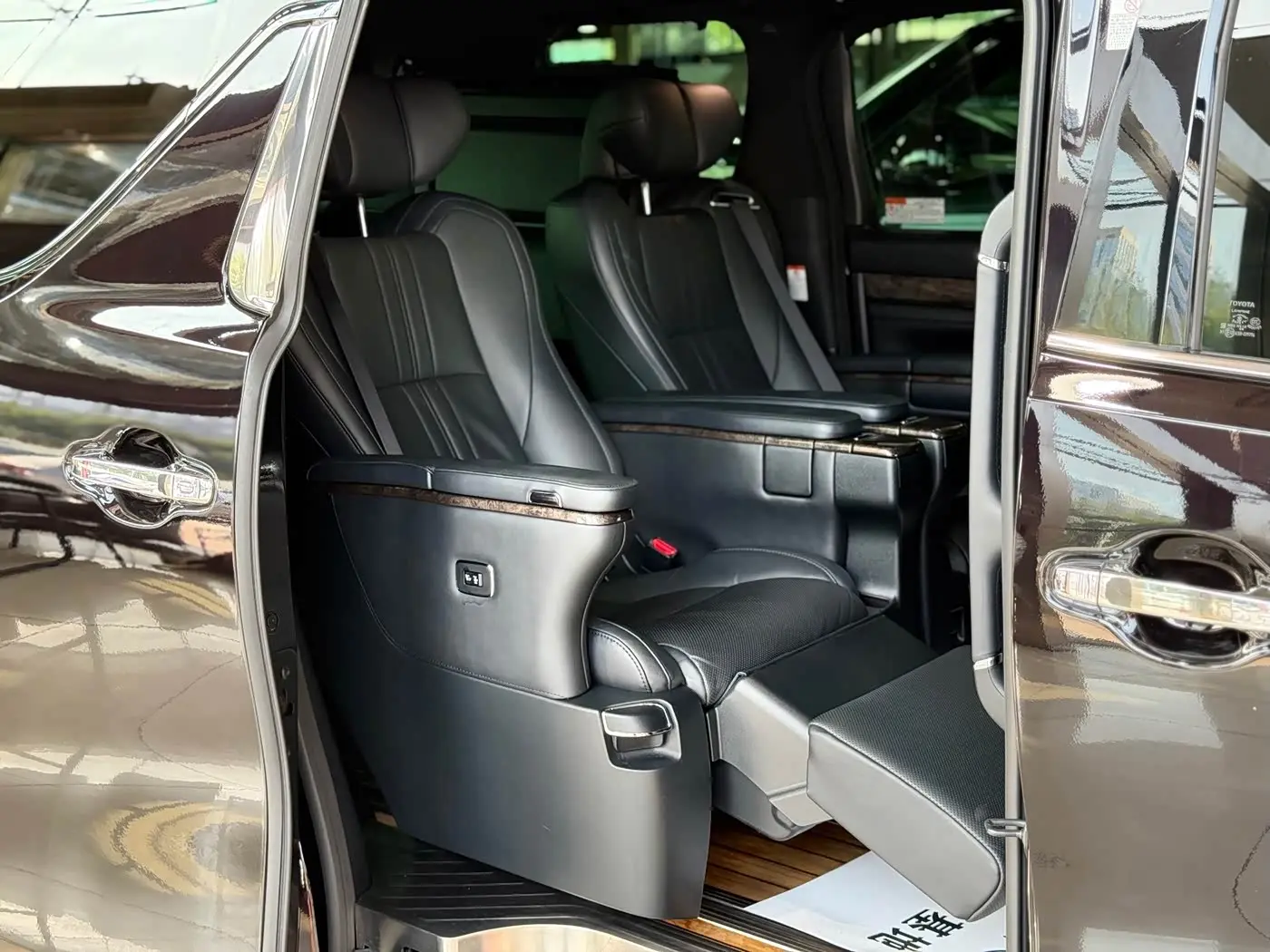 Toyota Vellfire 2019 — Photo 14/20