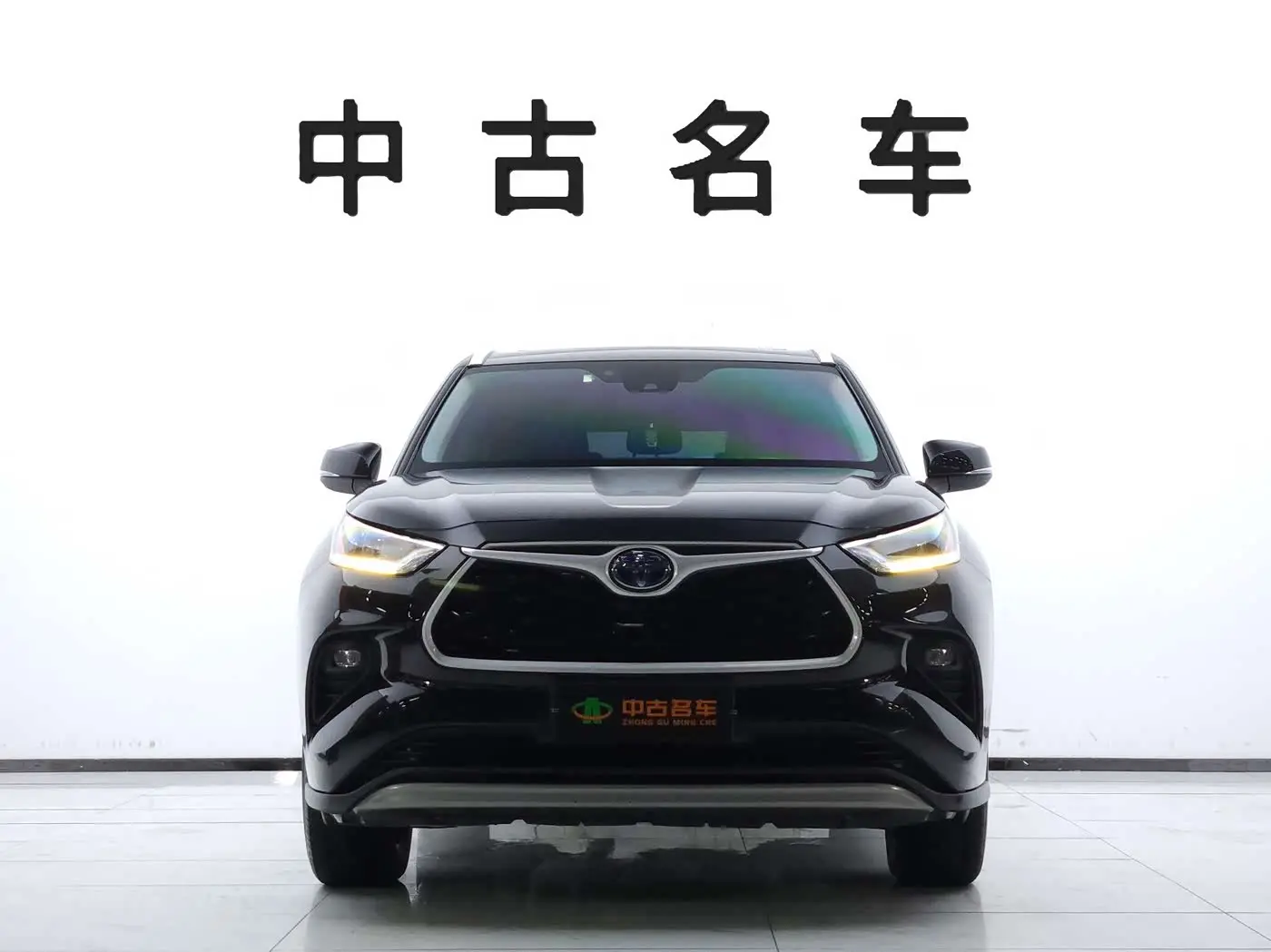 Toyota Highlander 2023 — Фото 2/20