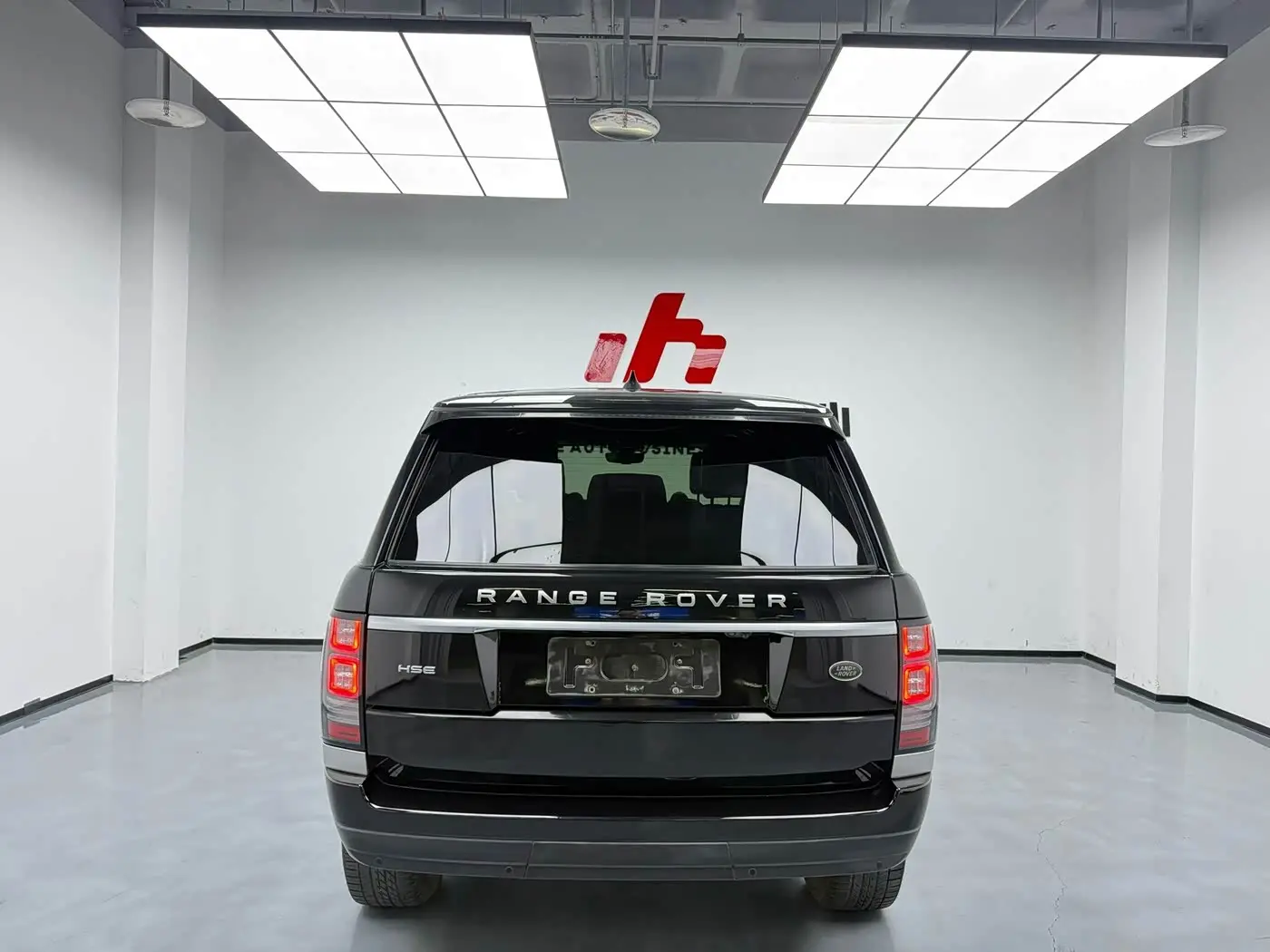 Land Rover Range Rover 2018 — Photo 9/9