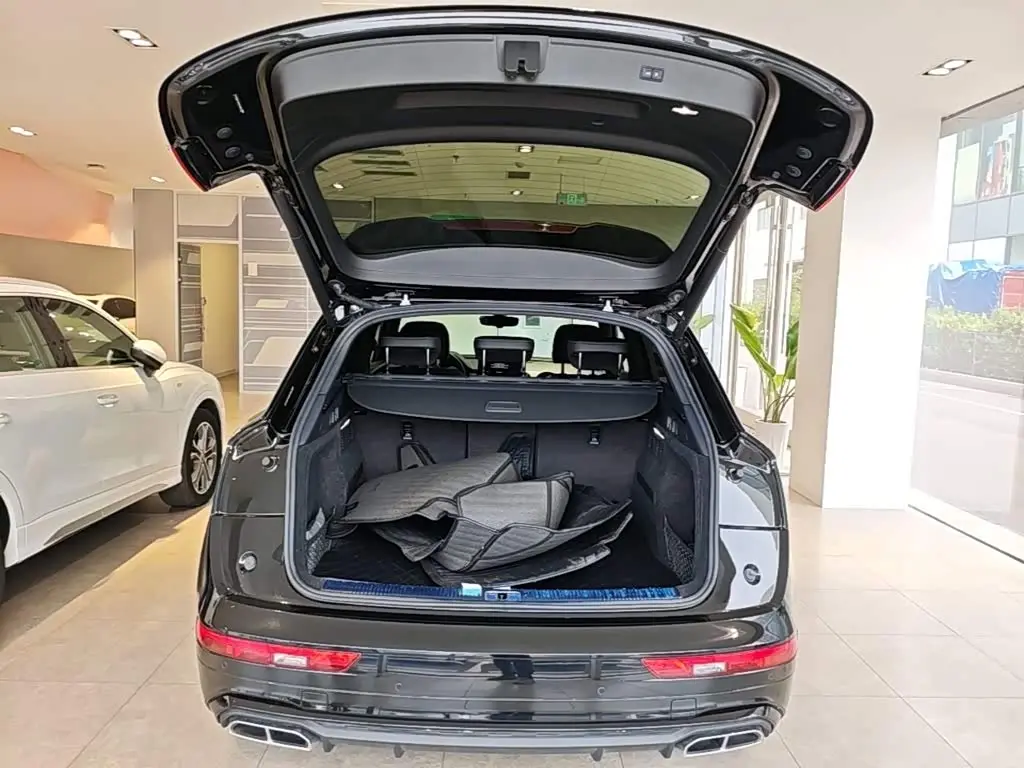 Audi Q5L 2024 — Photo 19/20
