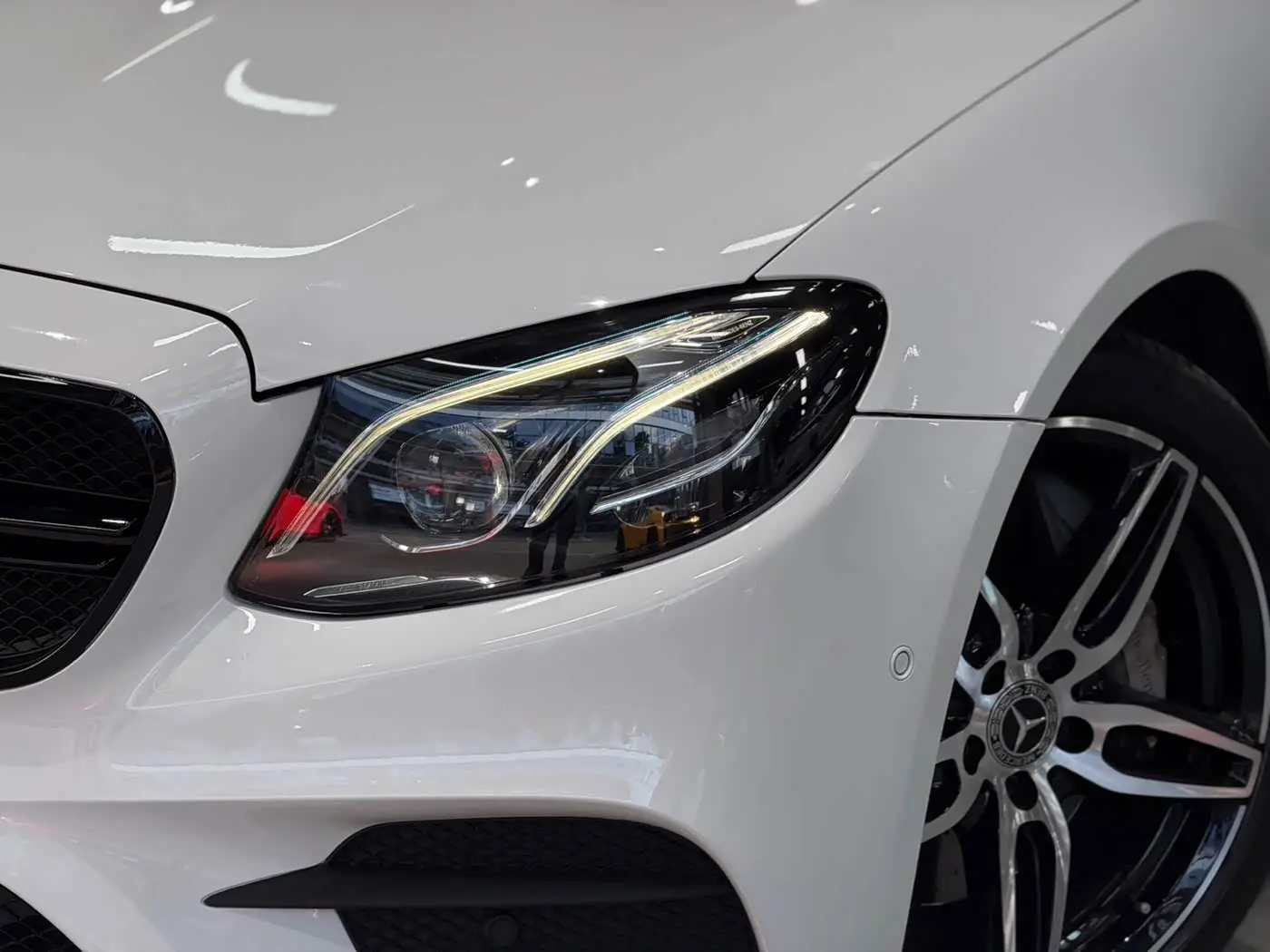 Mercedes-Benz E-Class 2018 — Фото 9/20