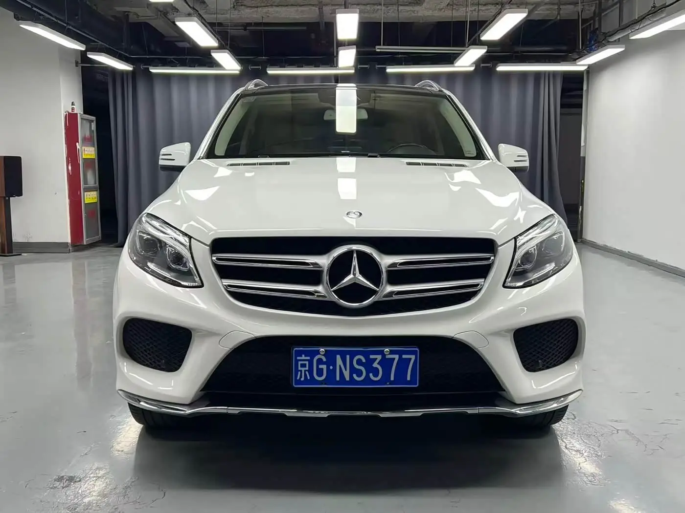 Mercedes-Benz GLE 2016 — Photo 2/15