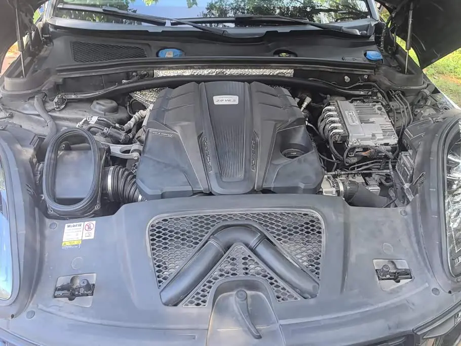 Porsche Macan 2022 — Photo 10/16