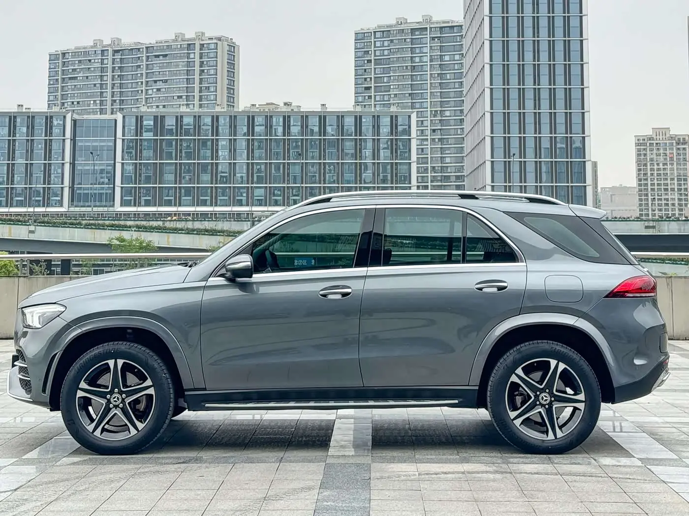 Mercedes-Benz GLE New Energy 2022 — Photo 3/12