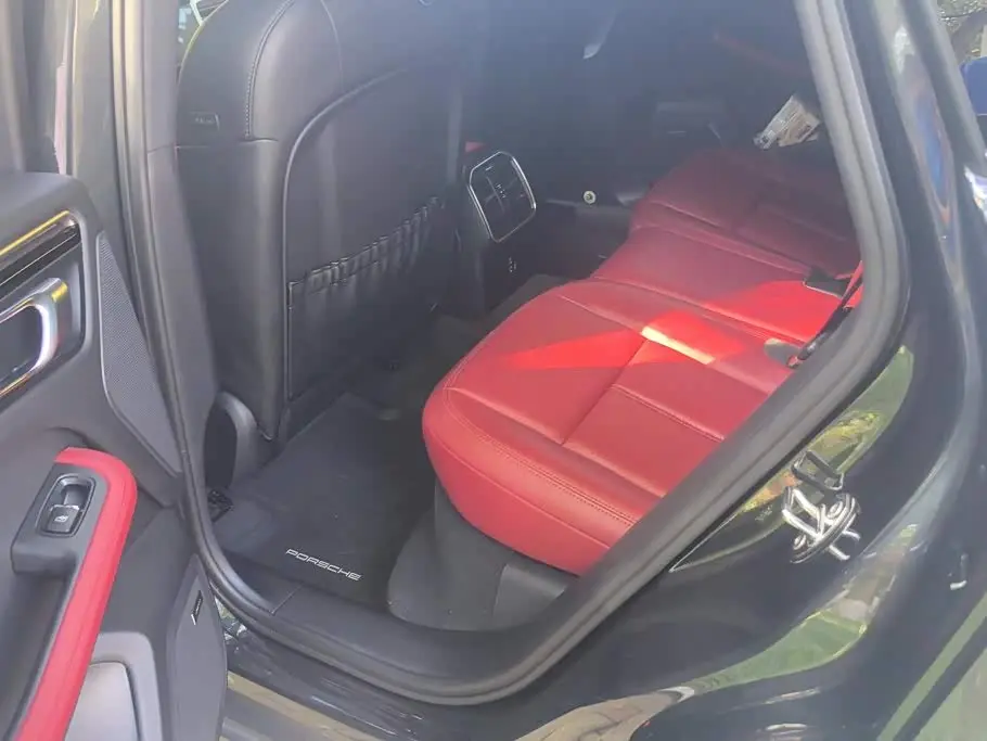 Porsche Macan 2022 — Photo 11/16