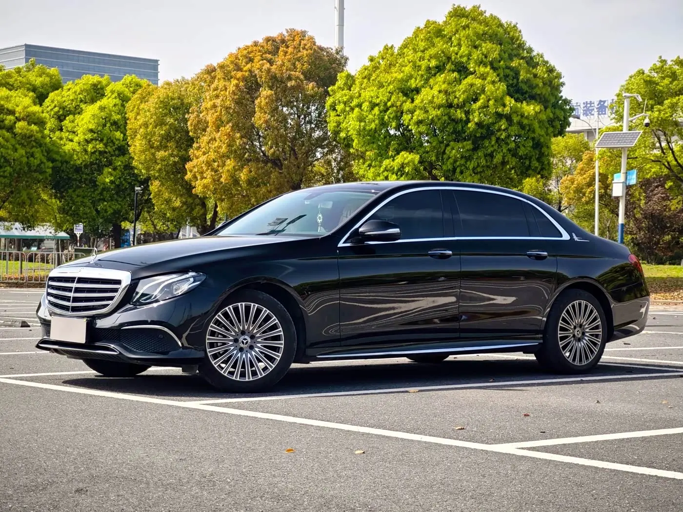 Mercedes-Benz E-Class 2018 — Фото 1/11