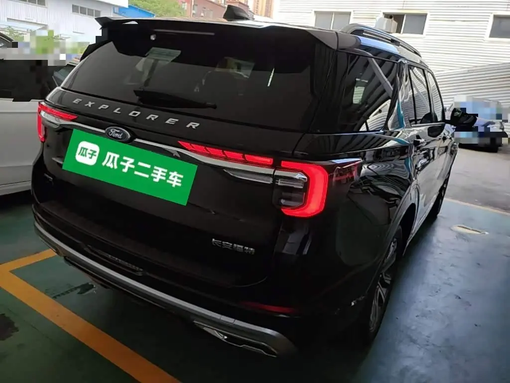 Ford Explorer 2025 — Photo 7/20