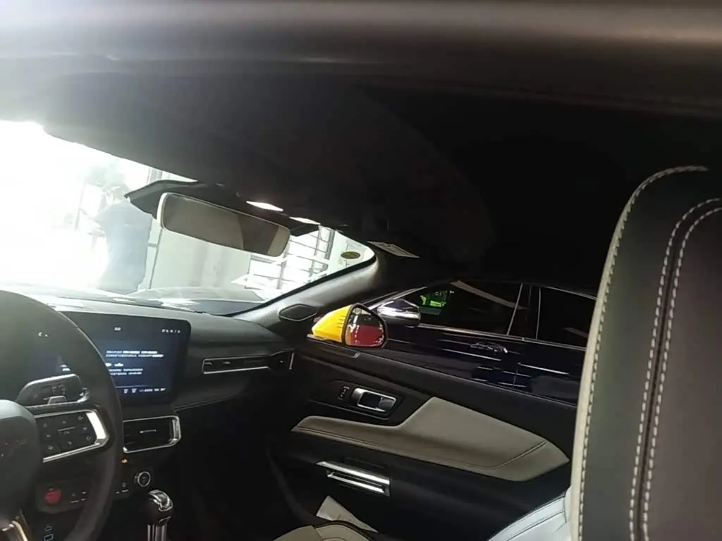 Ford Mustang 2025 — Photo 14/20
