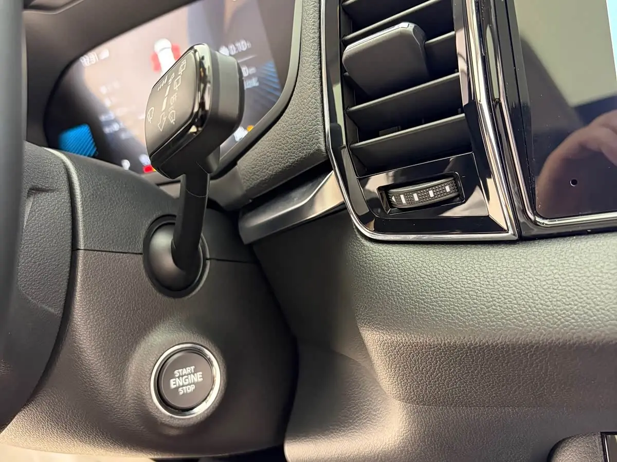 Škoda Karoq 2022 — Şəkil 12/20