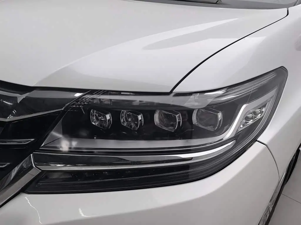 Honda Elysion 2017 — Photo 7/20