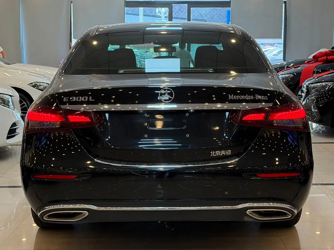 Mercedes-Benz E-Class 2022 — ფოტო 18/20