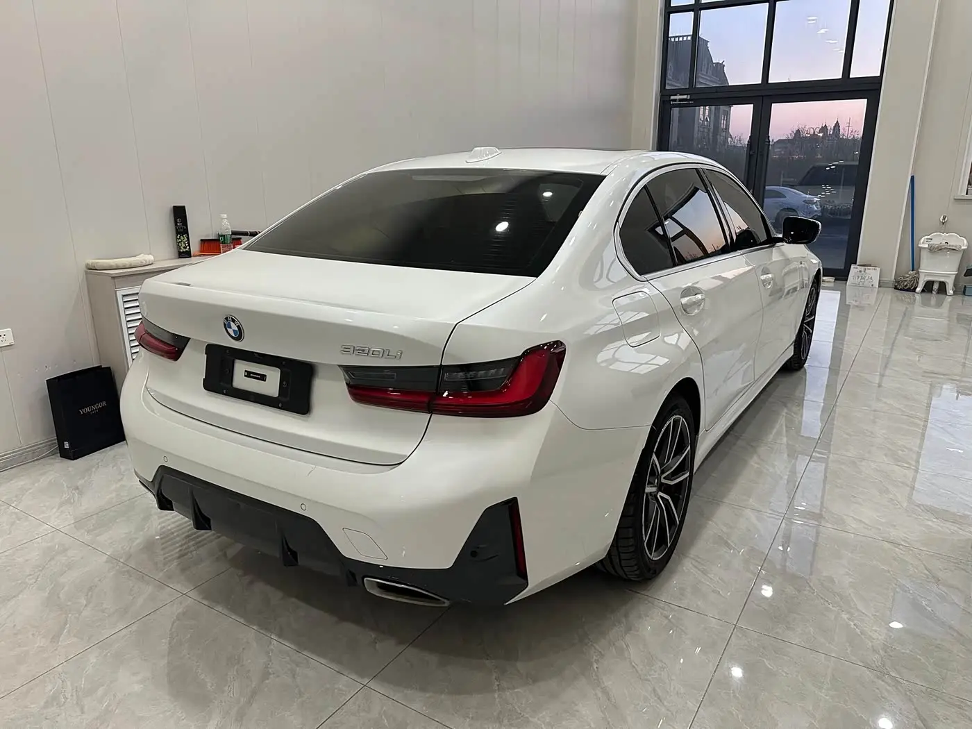 BMW 3 Series 2023 — Photo 4/12