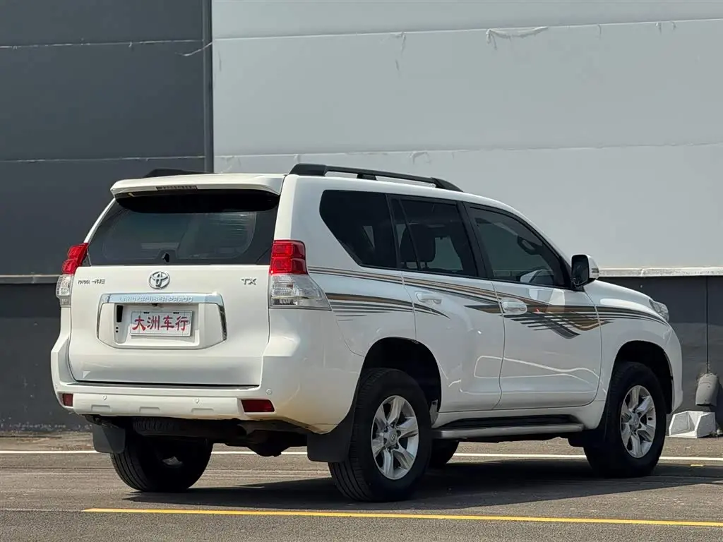 Toyota Prado 2013 — Photo 7/20