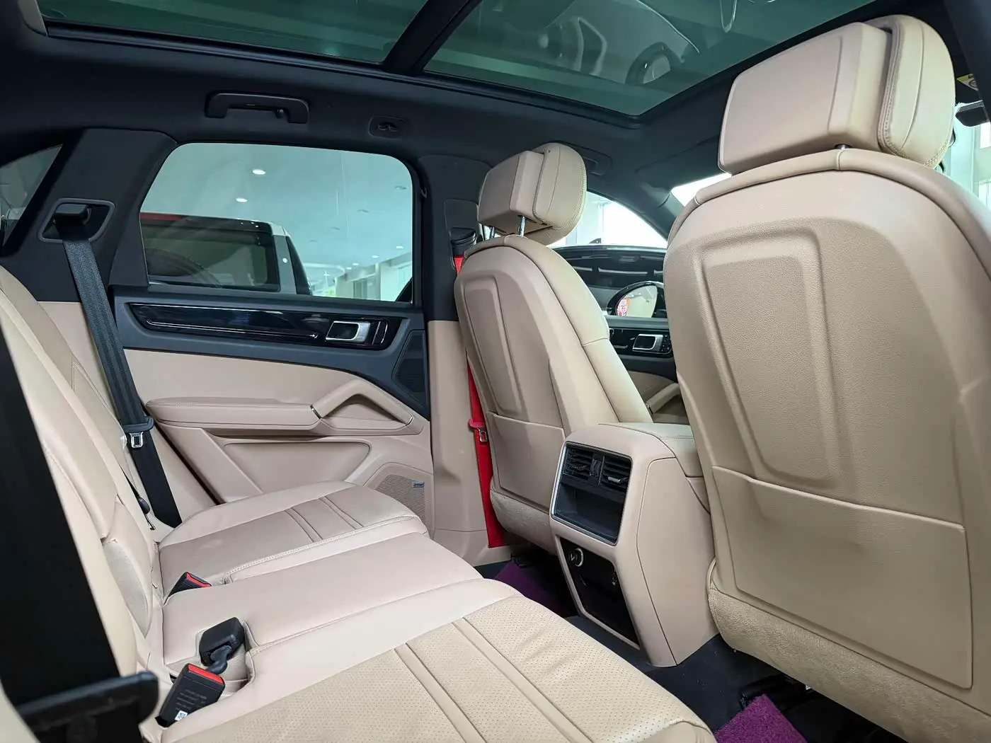 Porsche Cayenne 2018 — Photo 14/18