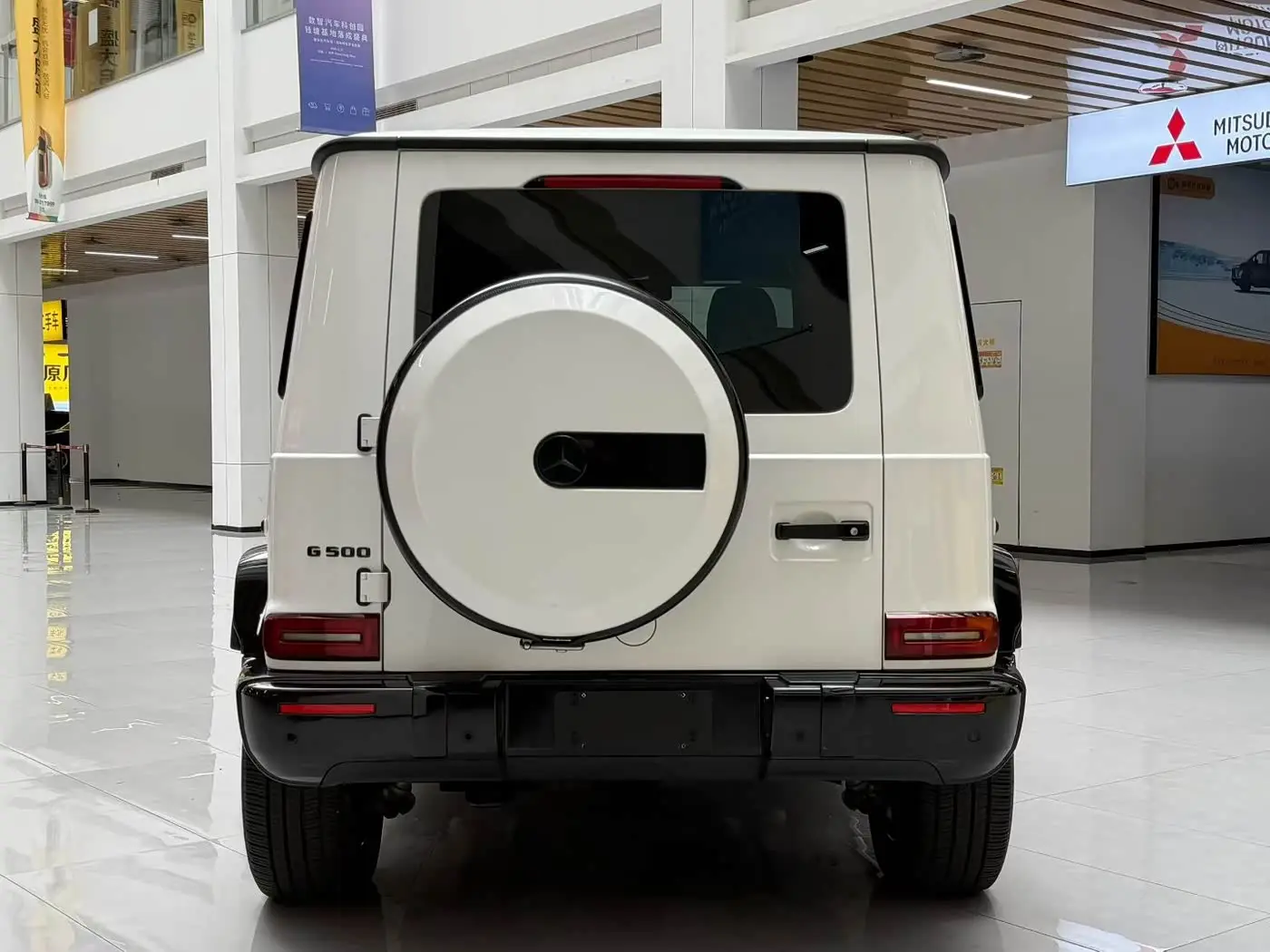 Mercedes-Benz G-Class 2023 — Фото 3/9
