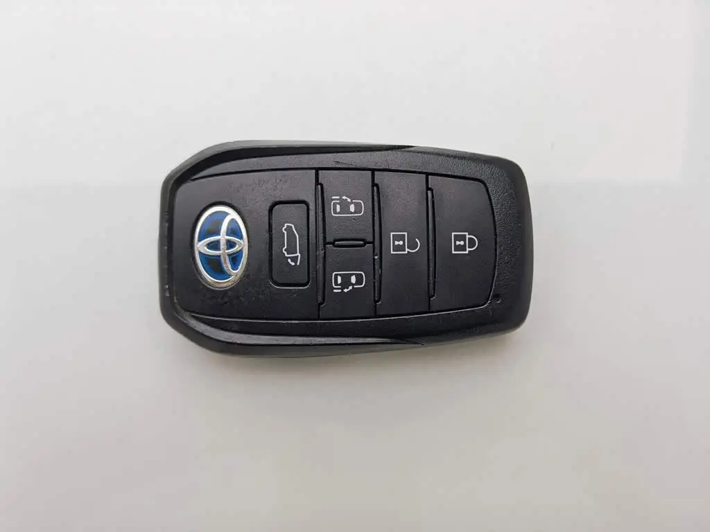 Toyota Granvia 2024 — Photo 19/20