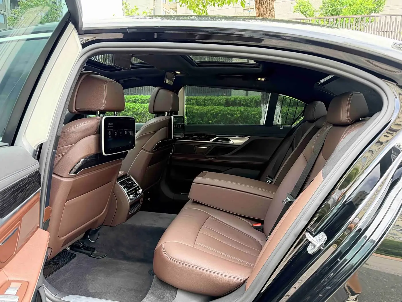 BMW 7 Series 2019 — Photo 11/14