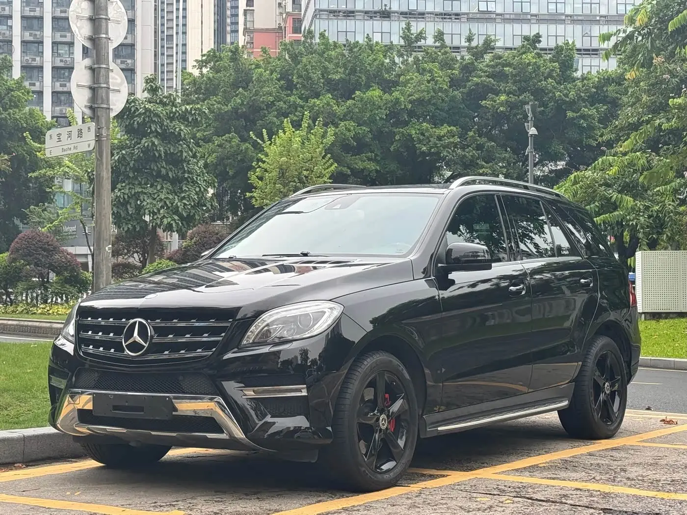 Mercedes-Benz M-Class 2014 — Photo 1/19