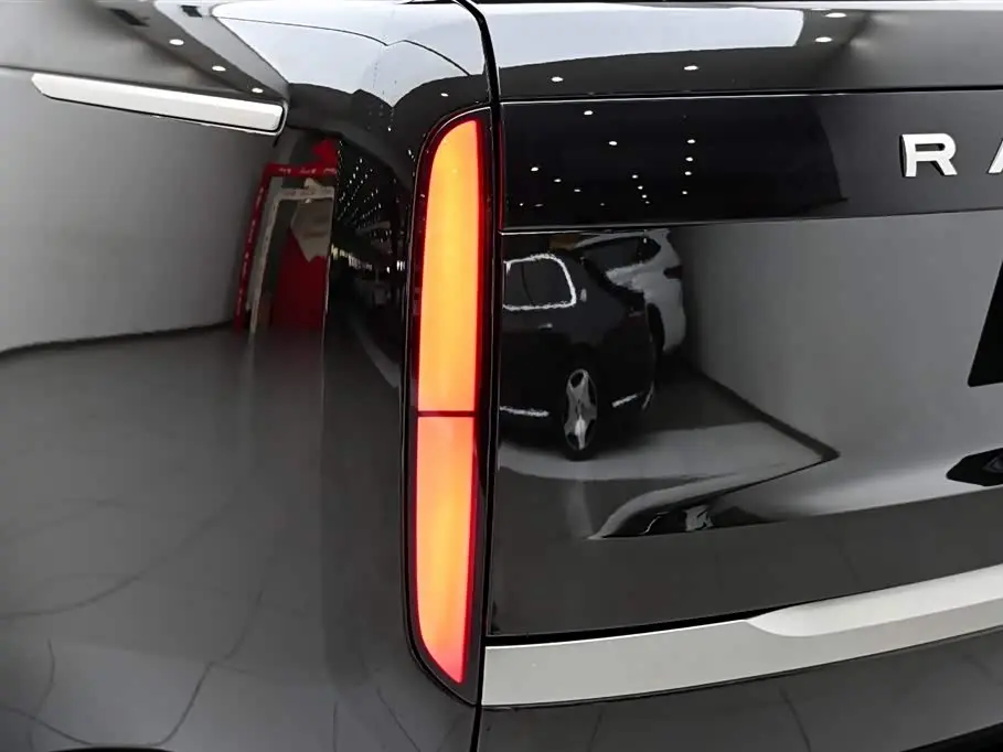 Land Rover Range Rover 2024 — Фото 10/20