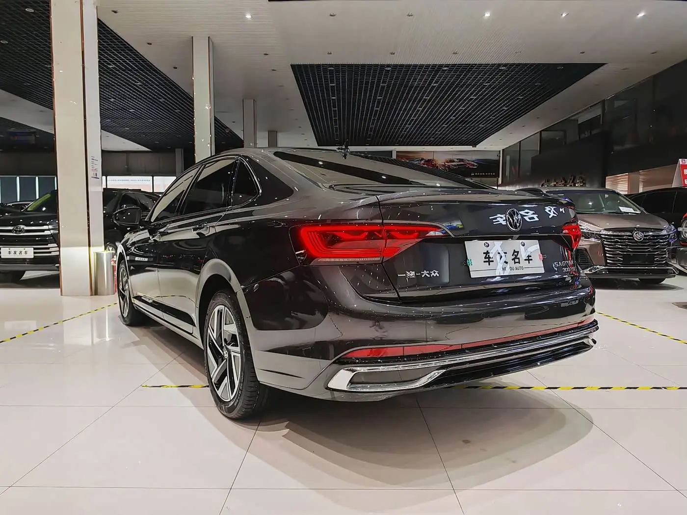 Volkswagen Sagitar 2025 — Photo 8/12
