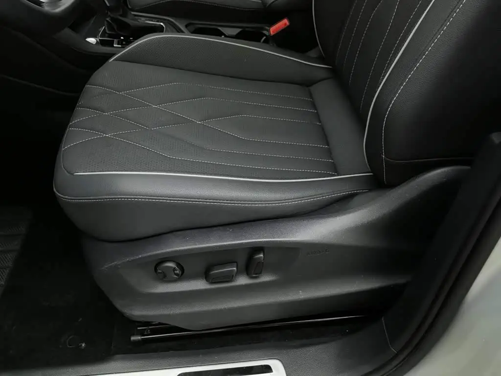 Volkswagen Tiguan L 2023 — Фото 20/20