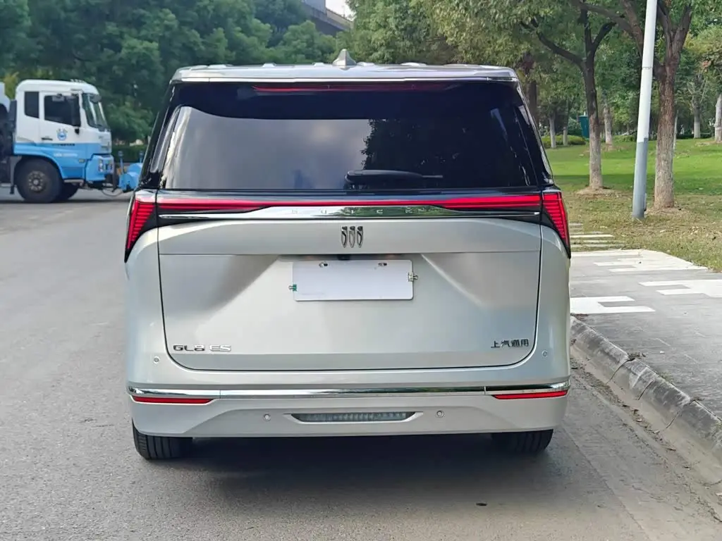Buick GL8 2025 — Photo 7/17