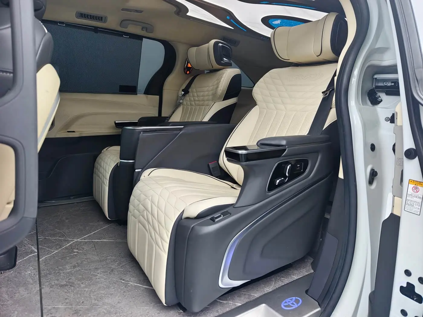 Toyota Sienna 2022 — Photo 13/20