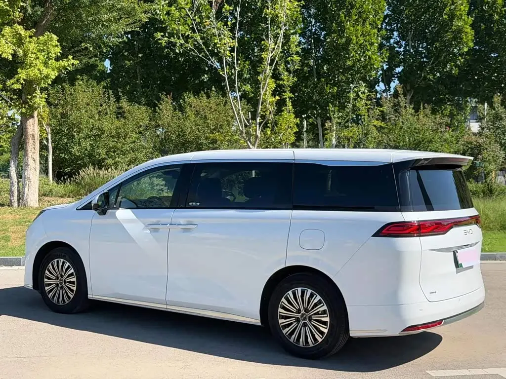 BYD M9 2026 — Şəkil 12/13