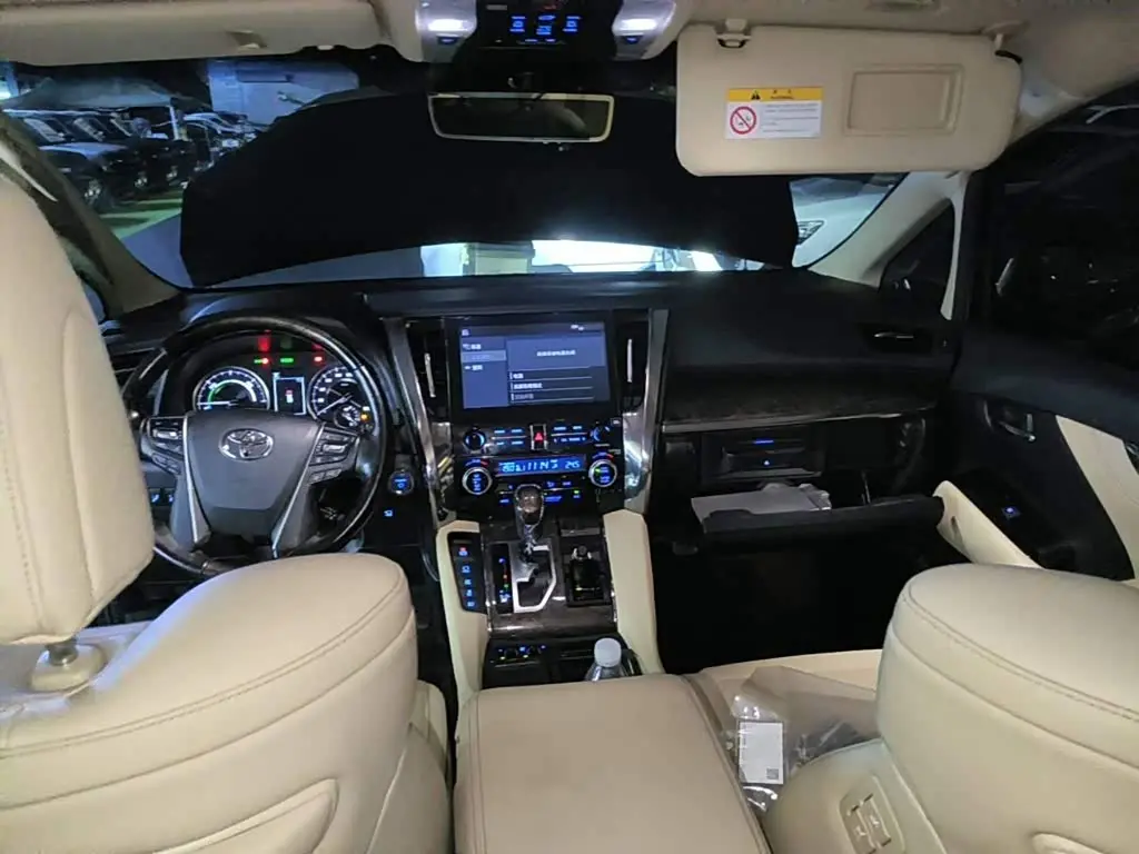 Toyota Alphard 2020 — Photo 12/13