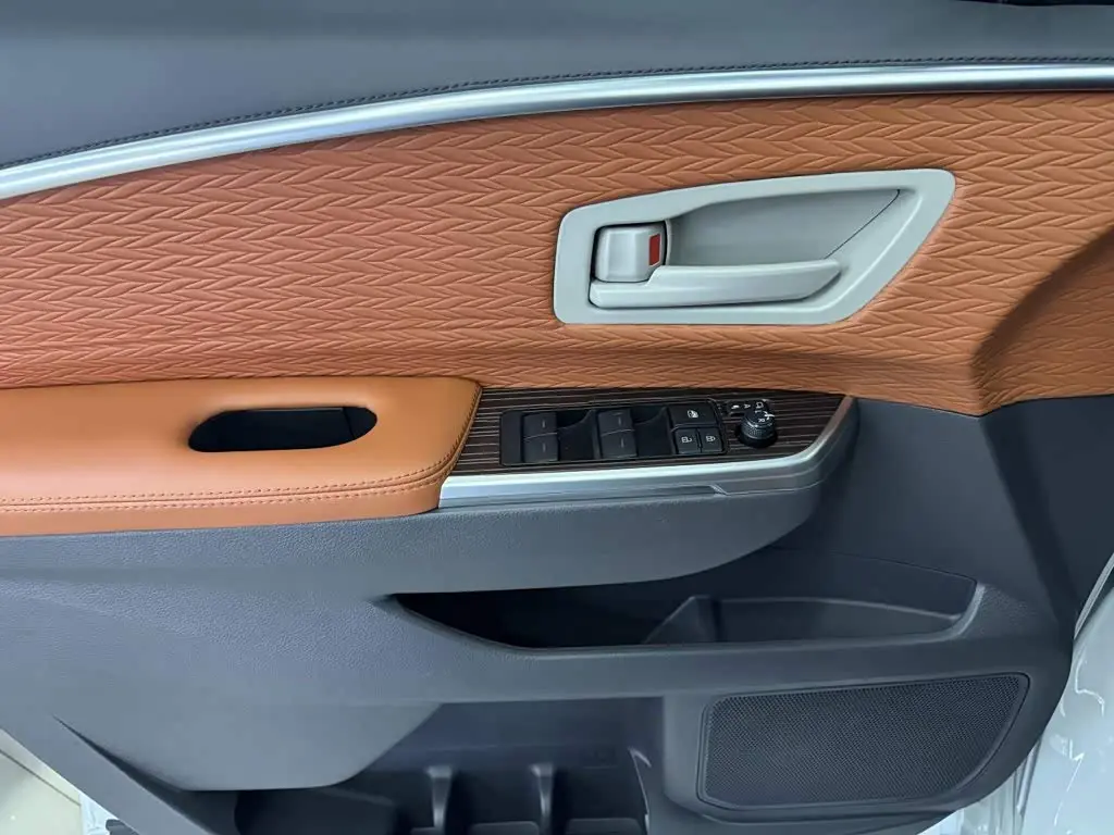 Toyota Sienna 2025 — Photo 4/20