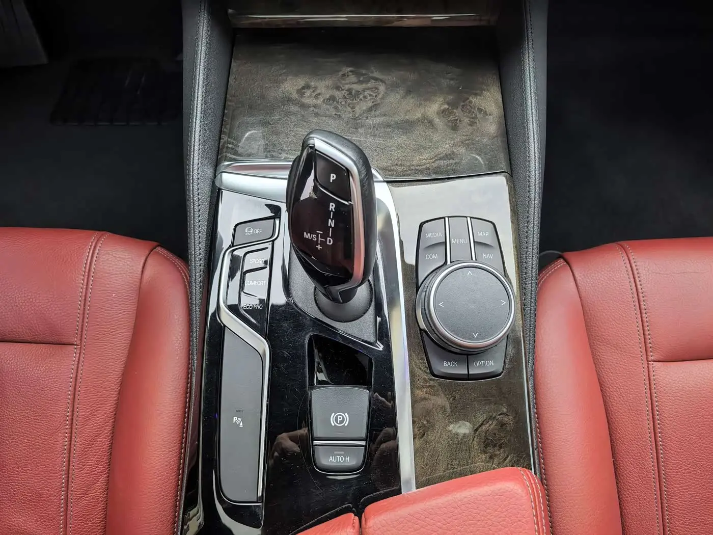 BMW 5 Series 2020 — Photo 16/20