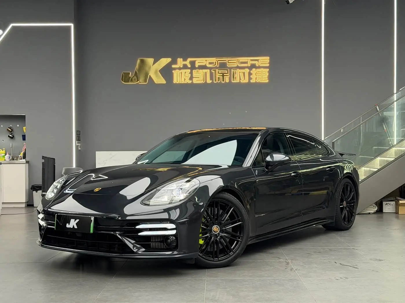Porsche Panamera New Energy 2022 — Фото 1/17
