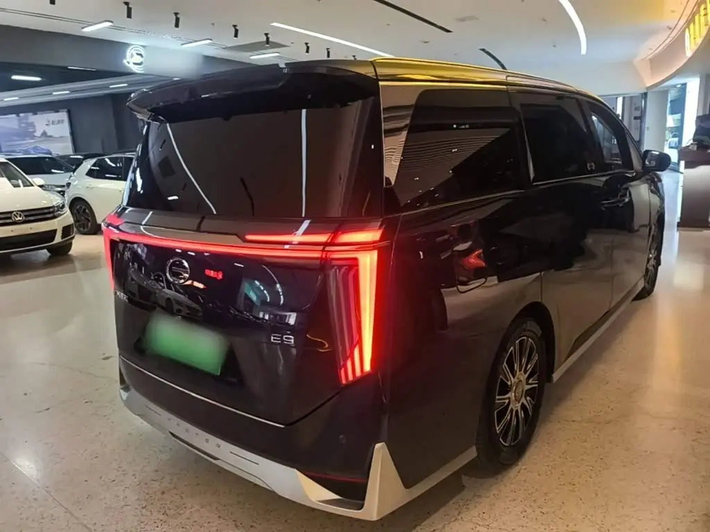 GAC Trumpchi Trumpchi E9 2023 — Фото 7/20