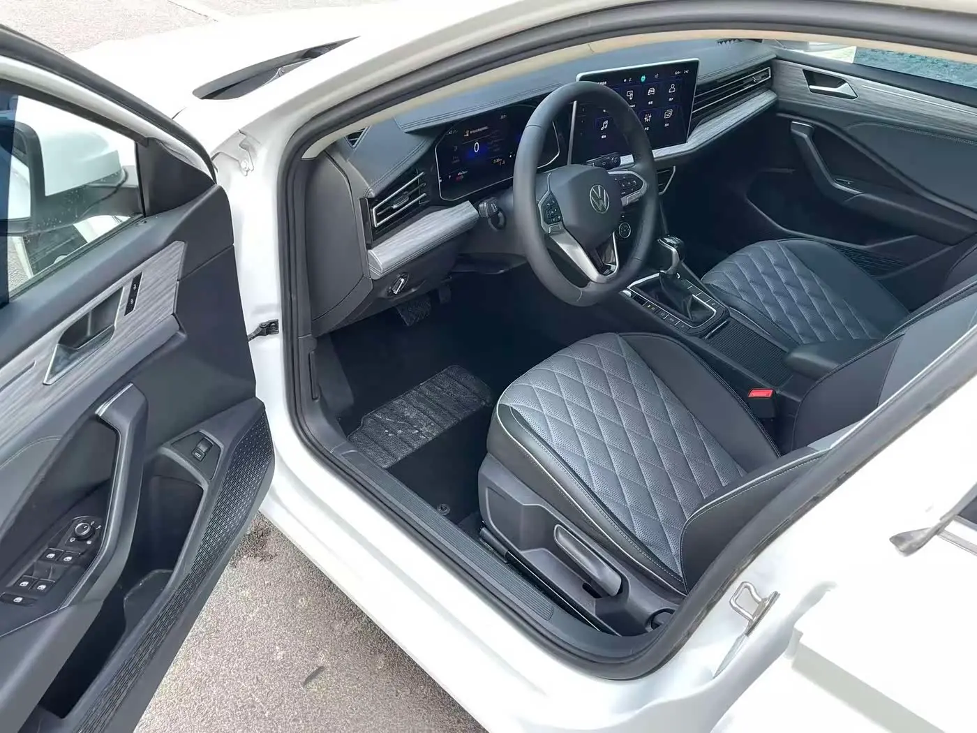 Volkswagen Sagitar 2023 — ფოტო 8/9
