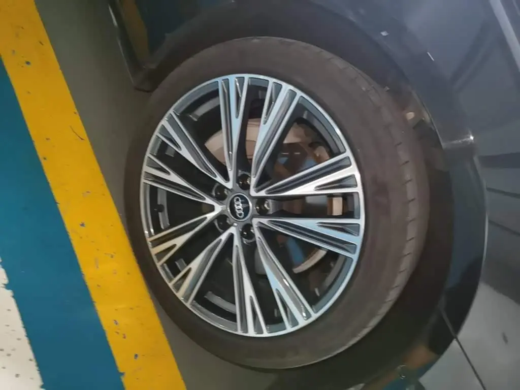 Audi A6L 2025 — ფოტო 14/20
